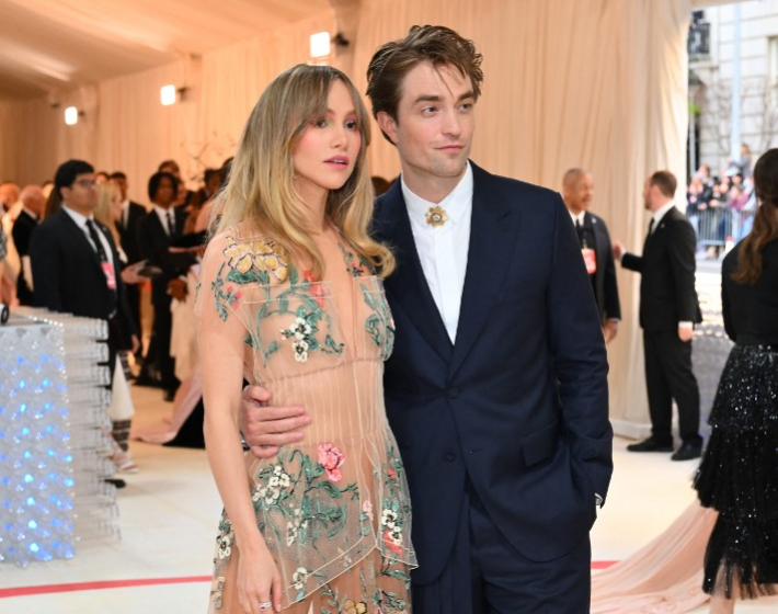 Megszületett Robert Pattinson és Suki Waterhouse első közös gyermeke