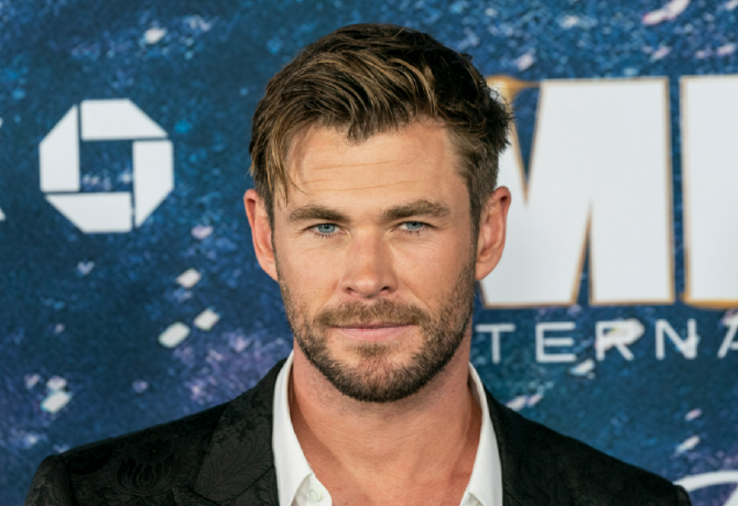 Chris Hemsworth csupasz fenekéről beszél most mindenki 