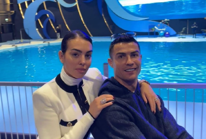 Cuki családi fotót posztolt Cristiano Ronaldo: mégis minden rendben van?