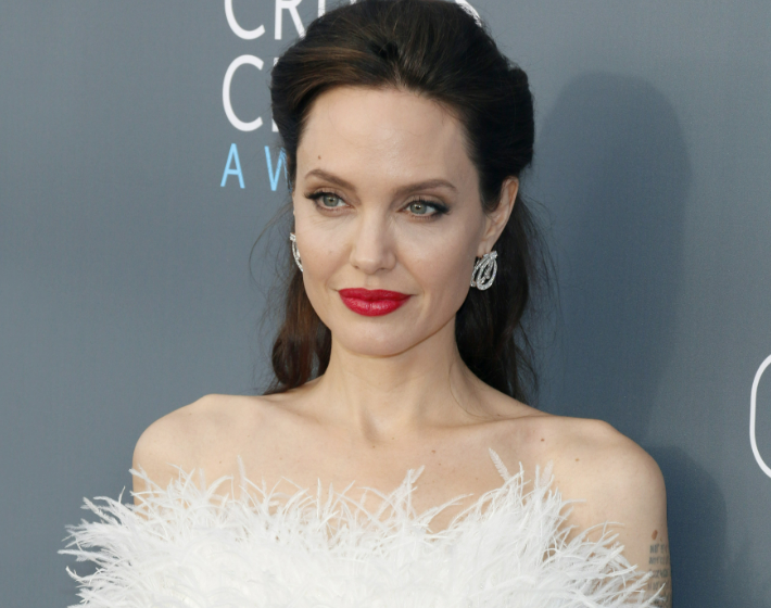 Őrületes lesifotók: így még biztosan nem láttad Angelina Jolie-t