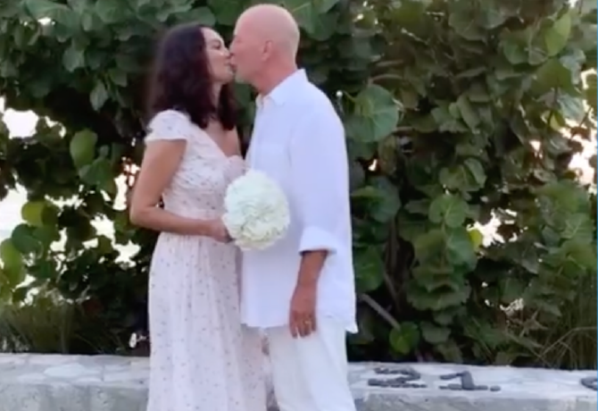 Szívfacsaró videó: ismét megnősült Bruce Willis, hogy legyen egy friss, szerelmes emléke