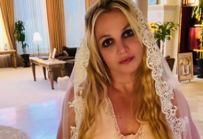 Már a közeli hozzátartozói is aggódnak Britney Spearsért