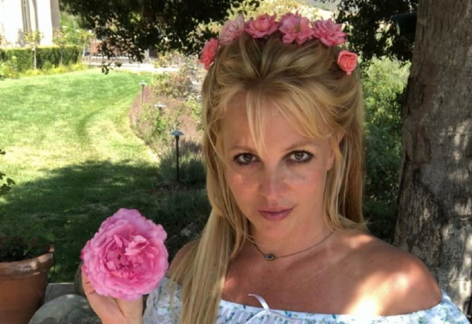 Britney Spears nem mindennapi videóval verte ki a biztosítékot a rajongóinál