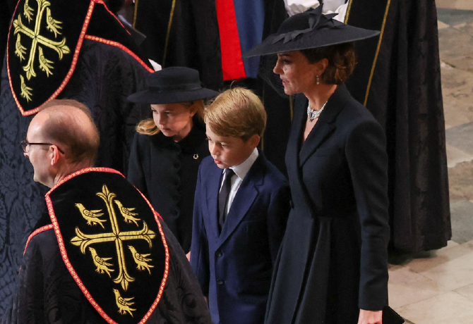 Ezért kötelező György hercegnek részt vennie Erzsébet királynő temetésén