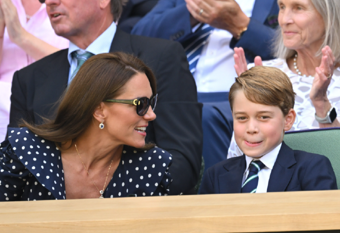 Cukiságbomba: György herceg először volt Wimbledonban, rögtön megkapta a serleget
