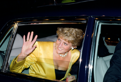 Döbbenetes összegért árverezik el Diana hercegné autóját