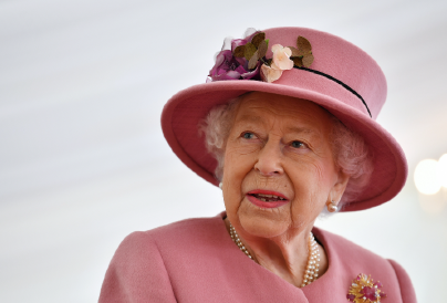 Borzalmas dolog történt Erzsébet királynő ravatalozásán: a koporsó mellett esett össze egy őr