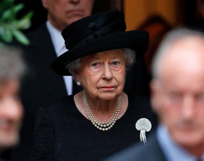Szívszorító, hogyan reagált Erzsébet királynő a halála utáni teendőkre