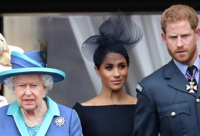 Nagy a baj: Erzsébet királynőhöz tart Harry herceg és Meghan Markle is