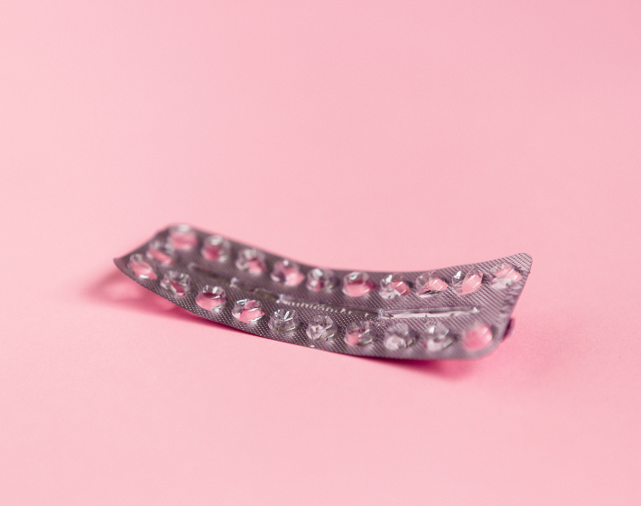 Minden, amit tudnod kell, mielőtt a fogamzásgátló tabletta mellett döntesz
