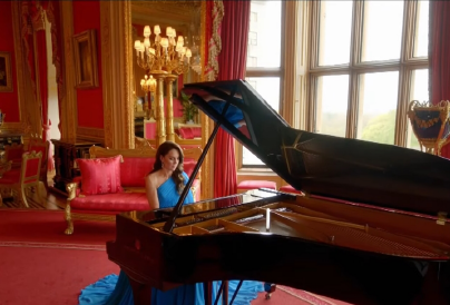 Zongorázó Katalin hercegné volt az Eurovízió nagy meglepetése: új fotó a színfalak mögül!