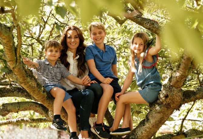   Katalin hercegné friss fotókat osztott meg a gyerekeiről, így ritkán látni őket
