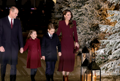 Imádnivaló: Katalin hercegné és Sarolta hercegnő összeöltöztek a karácsonyi koncerten