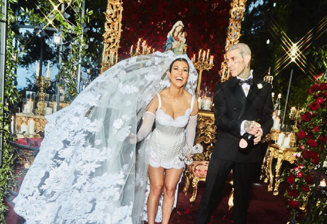 Hatalmas baki történt Kourtney Kardashian esküvőjén, az egész világ ezen nevet most