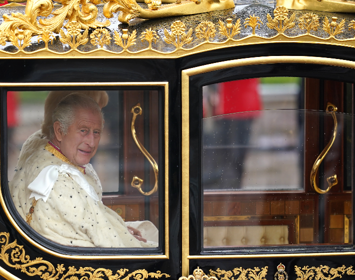 Itt vannak az első fotók: így indult el Károly király és Kamilla királyné a koronázási ceremóniára