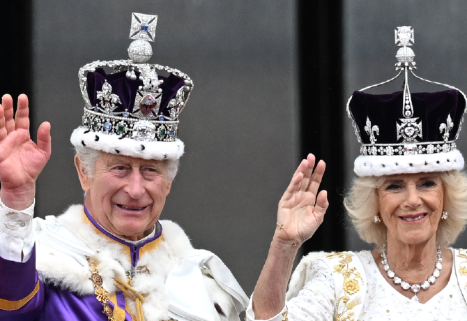  Így köszöntette Károly király és a családja a tömeget a Buckingham-palota erkélyéről