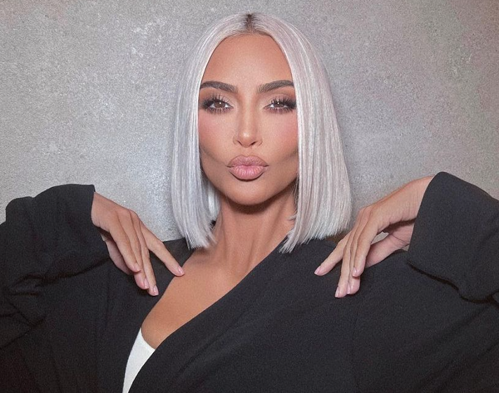 Nők milliói vágatják most Kim Kardashian frizuráját
