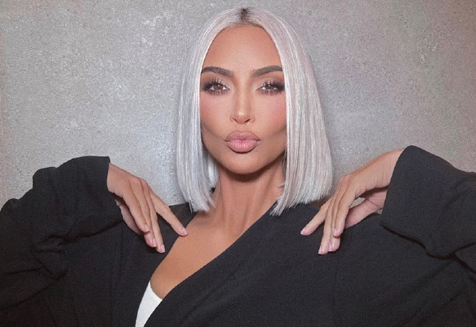 Nők milliói vágatják most Kim Kardashian frizuráját
