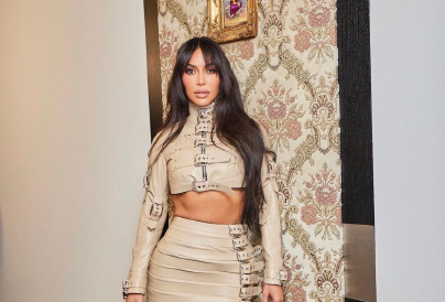 A sebész most elárulta: brutális összegeket költhetett Kim Kardashian plasztikára