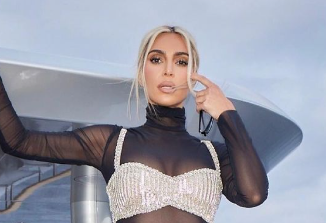 Kim Kardashiannek új frizurája van, és senki észre sem vette