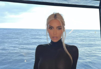  Brutálisan vékony lett Kim Kardashian dereka