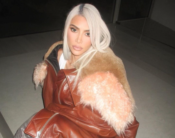 Az egész internet Kim Kardashian Photoshop-bakiján nevet