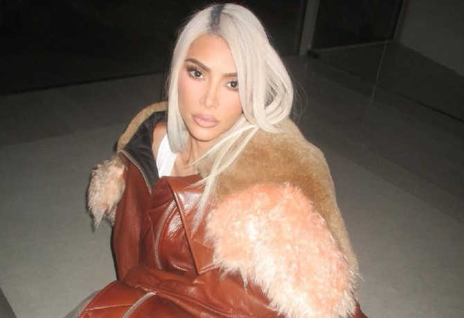 Az egész internet Kim Kardashian Photoshop-bakiján nevet