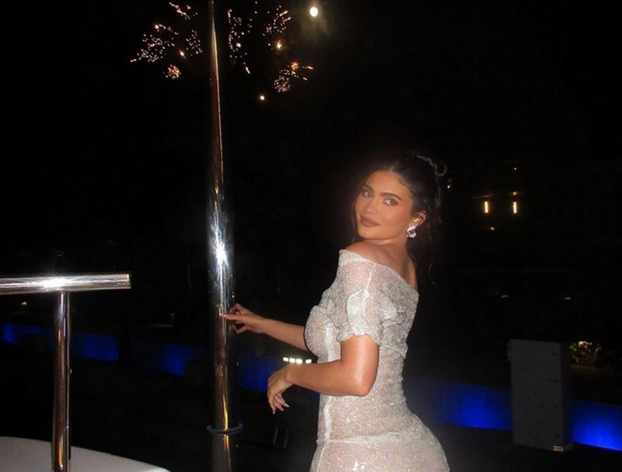 Kylie Jenner megmutatta, kikkel, hogyan ünnepelte 25. születésnapját