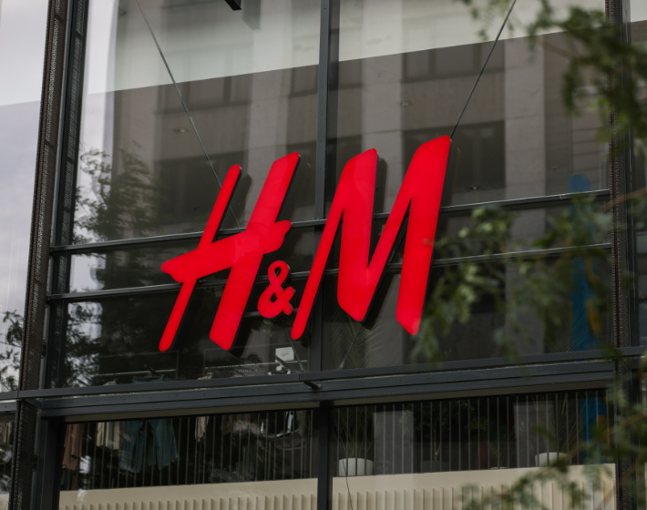 Nem hiszed el, a H&M melyik világmárkával dob piacra közös kollekciót