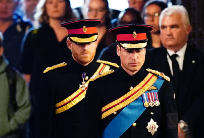 Újabb botrány: hihetetlen, mit művelt Harry herceggel a királyi család