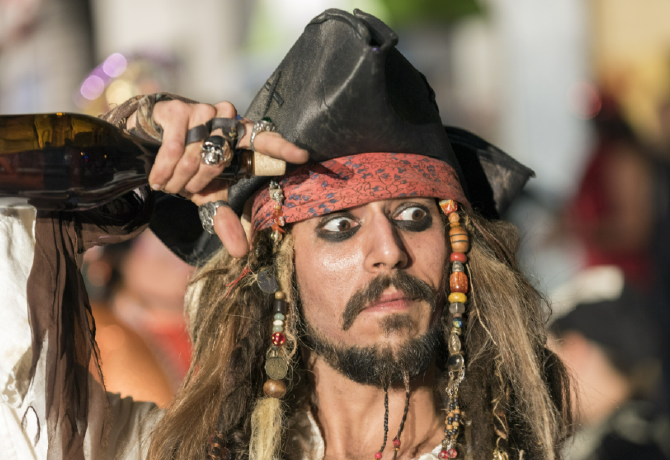 Végre kiderült, Johnny Depp visszatér-e A Karib-tenger kalózaiba