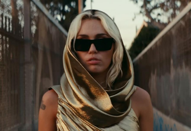 Az egész világ Miley Cyrus új dalát hallgatja, felfoghatatlan rekordokat döntöget