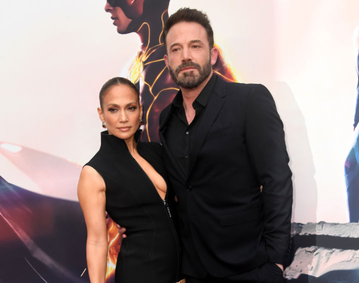 Kínos pillanat: Jennifer Lopez és Ben Affleck furcsa csókjáról beszél most mindenki