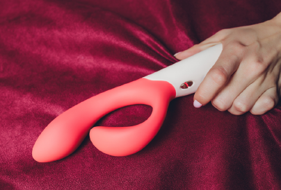 A nyomáshullám vibrátor az új sláger, villámgyorsan orgazmust okoz 