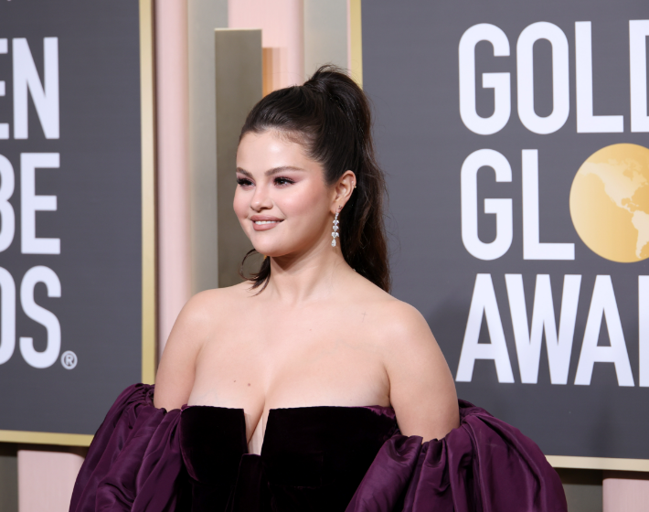Nem hiszed el, kivel ment a Golden Globe-gálára Selena Gomez