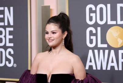 Nem hiszed el, kivel ment a Golden Globe-gálára Selena Gomez