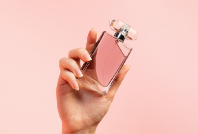 3 parfüm, amiért megőrülnek a nők, és még vagyonokba sem kerülnek