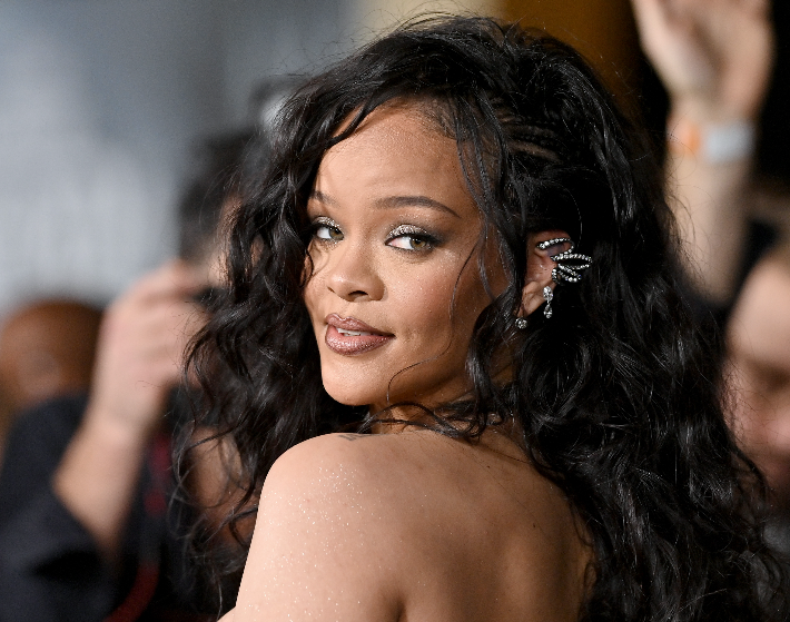 Rihanna brutálisan szexi képekkel robbantotta fel az Instagramot