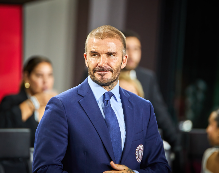 David Beckham állítólagos szeretője nem áll le, durva dologgal vádolja a focistát