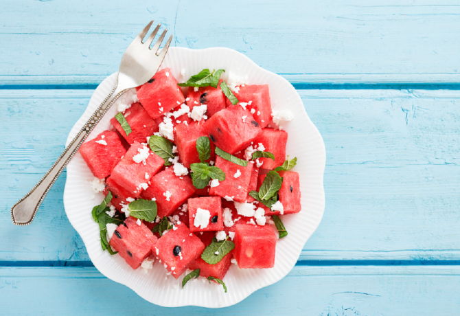 Ez a dinnyés saláta a nyár legmenőbb ebédje: gyors és diétás
