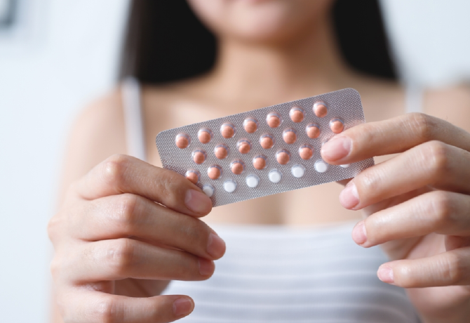 A fogamzásgátló tényleg hatással van a hajnövekedésre? Most eláruljuk!