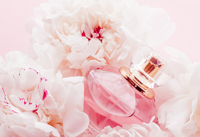 Ez a francia parfüm most a nők kedvence, tökéletes tavaszra 