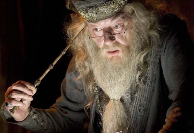 Elhunyt a Harry Potter-filmek Dumbledore-ja, Sir Michael Gambon