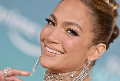 Jennifer Lopez babarózsaszín körmeiért rajong most mindenki