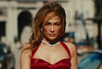 Az 54 éves Jennifer Lopez bikiniben mutatta meg az alakját, elképesztően szexi