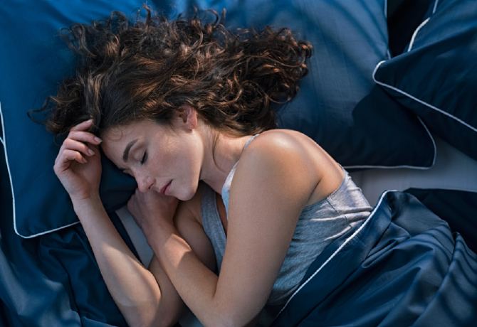 A 4-7-8 alvástechnika, amivel a kánikulában is 60 másodperc alatt elalszol