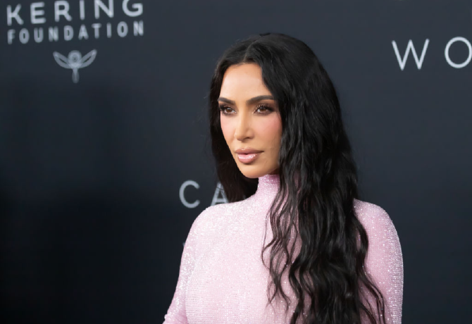 Kim Kardashian szuperrövid frizurát vágatott, meglepődtek a rajongók 
