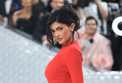 Kylie Jenner bikinis fotói felrobbantották a netet, mindenki a lapos hasán ámul