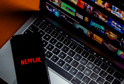 Havonta tervez áremelést a Netflix? Kiakadtak a felhasználók 