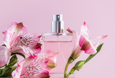 Minden férfi imádja ezt a parfümöt a nőkön, csak 4300 forintba kerül!